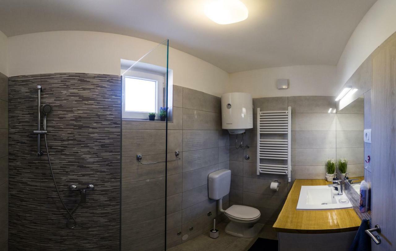 A Lovely And Cozy Room With A Breathtaking View Vis Ngoại thất bức ảnh